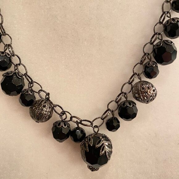 Carolee Necklace - Picture 2 of 9